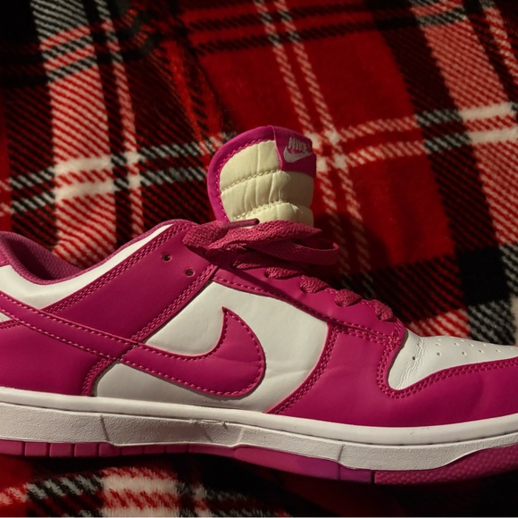 Pink Nike Dunk - Picture 8 of 9